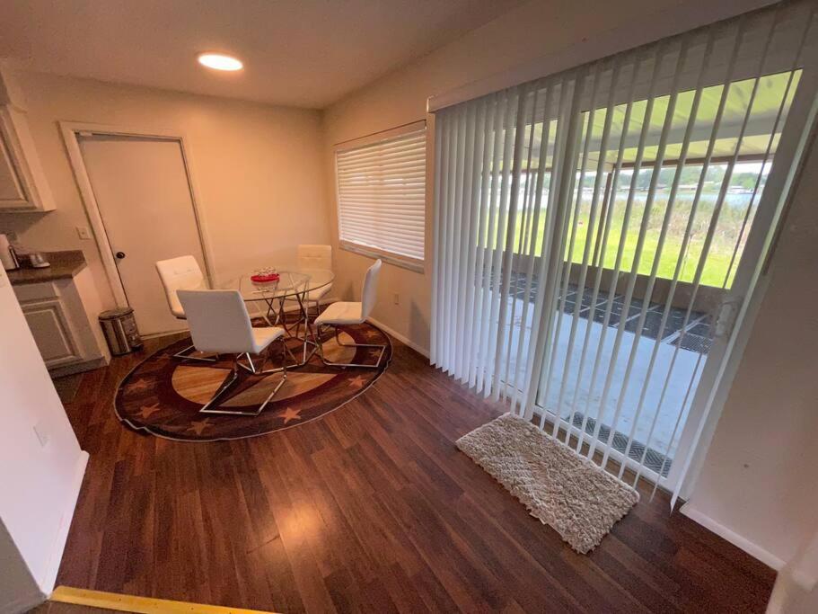Lakeside Retreat - 3 Bedroom, 2 Bathroom House By The Lake Lakeland Esterno foto